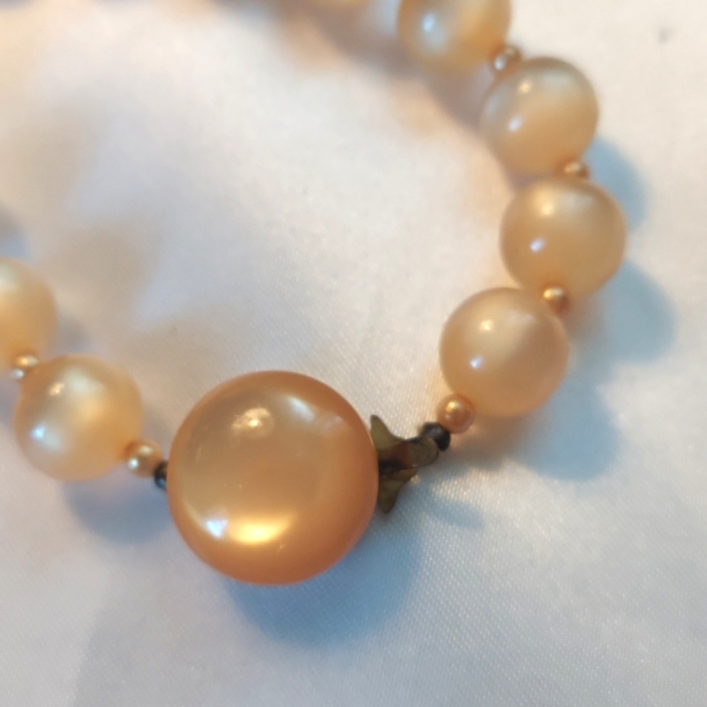 Moonstone Necklace Vintage Creamy Peach 🍑 Butter Yellow Luminous Beads‎ - Picture 2 of 2
